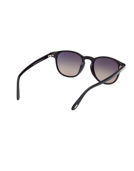 Occhiali da sole Tom Ford FT1302 01B disponibili online da Ottica Ricci