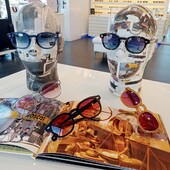 🕶🕶🕶 I modelli Moscot più amati si vestono delle speciali colorazioni scelte da Ottica Ricci per voi 🤩🤩🤩
Collezione disponibile nel punto di vendita di Banchi di Sopra, 35 o online 👉 https://bit.ly/3eaN9v3
#otticaricci #riccibanchidisopra #riccibanchidisotto #riccimassetana #occhiali #moscot #moscotlemtosh #moscotmiltzen #occhialimoscot #moscotsunglasses #occhialidasole #armocromia #sunglassesshop